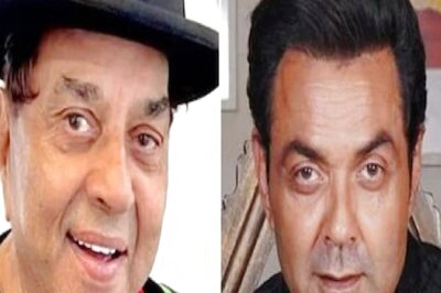 Dharmendra Shares Hilarious Clip From His 2011 Film, Says 'Habits Never Die'