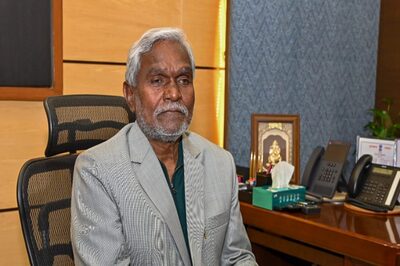 Trouble In Jharkhand Congress As 9 MLAs Reach Delhi Demanding Removal of Cong Ministers From Soren Cabinet