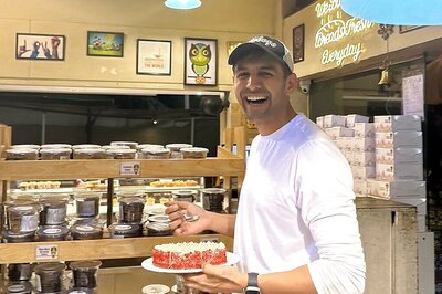 Kartik Aaryan Celebrates Virat Kohli's 49th ODI Century With A Sweet Treat