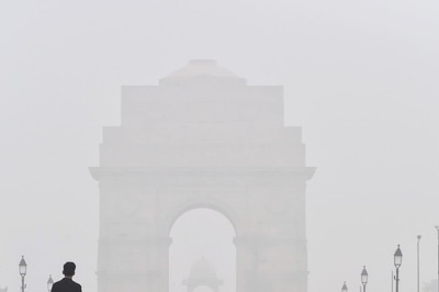 Delhi's Max Temp 2 Notches Above Season's Average; Sunday Likely to Be Partly Cloudy