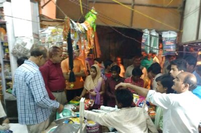 People Throng Shops to Buy Salt Following Rumours of Shortage in Ahmedabad