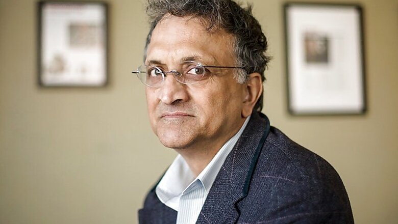 Historian Ramachandra Guha Gets Death Threats for Posting Photo Eating Beef; Deletes Tweet