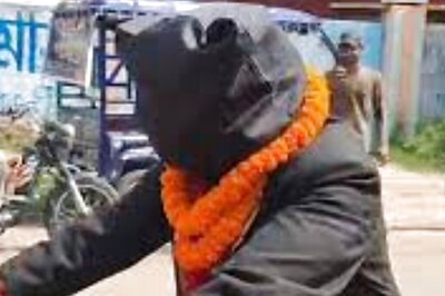 In Bengal's Asansol, This Magician Merges Entertainment, Philanthropy And Social Awareness