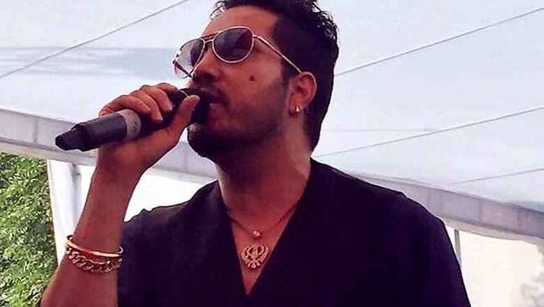 Mika Singh to Meet Film Body Tomorrow to Discuss Ban from Indian Film Industry for Performing in Pakistan
