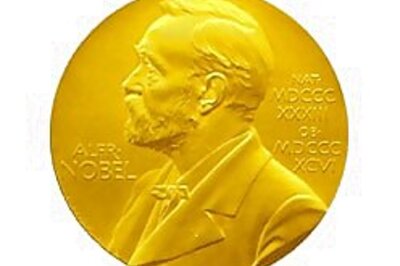 AIDS pioneers, cancer researcher win Medicine Nobel