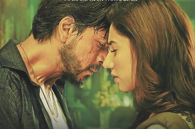 Shah Rukh Khan Gets Romantic With Mahira in New Raees Poster