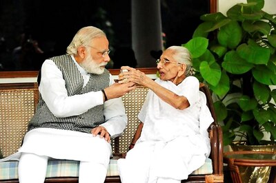 PM Modi Meets His Mother in Gujarat, Seeks Her Blessings