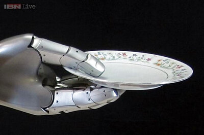 Indian-origin teen creates low-cost robotic arm