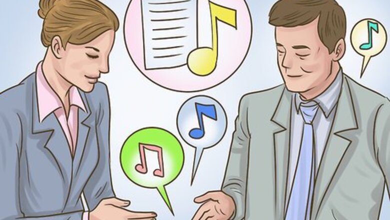 How to Dress for an Art Opening