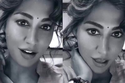 Chitrangada Singh Gives 80s Vibe As She Jumps on Viral Ghodey Pe Sawaar Trend; Watch Video