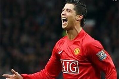 10-man Manchester United rout West Ham in EPL