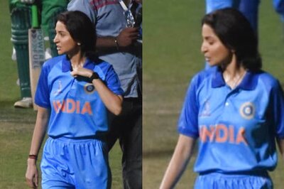 Anushka Sharma Dons Indian Jersey For Chakda Xpress Shoot in Kolkata's Eden Gardens; See Pics
