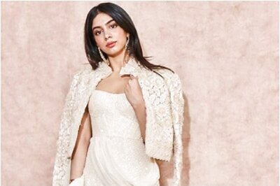 Khushi Kapoor Has the Sweetest Reply When Paps Asked Her to Pose Without Her Mask