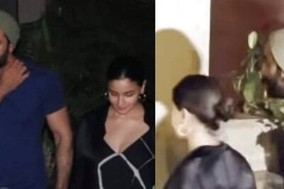 Netizens Troll Alia-Ranbir As They Didn’t Stop to Pose for Paparazzi At Kareena's B'day Bash
